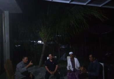 GUNA ANTISIPASI GUANTIBMAS BHABHINKAMTIBMAS POLSUBSEKTOR LEMBAH SABIL POLRES ACEH BARAT DAYA LAKSANAKAN PATROLI MALAM HARI DAN SAMBANG WARGA DIWILKUM