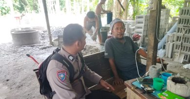 BHABHINKAMTIBMAS POLSEK KUALA BATE LAKSANAKAN PATROLI DAN SAMBANG WARGA DI DESA BINAAN DAN MENYAMPAIKAN PESAN-PESAN KAMTIBMAS